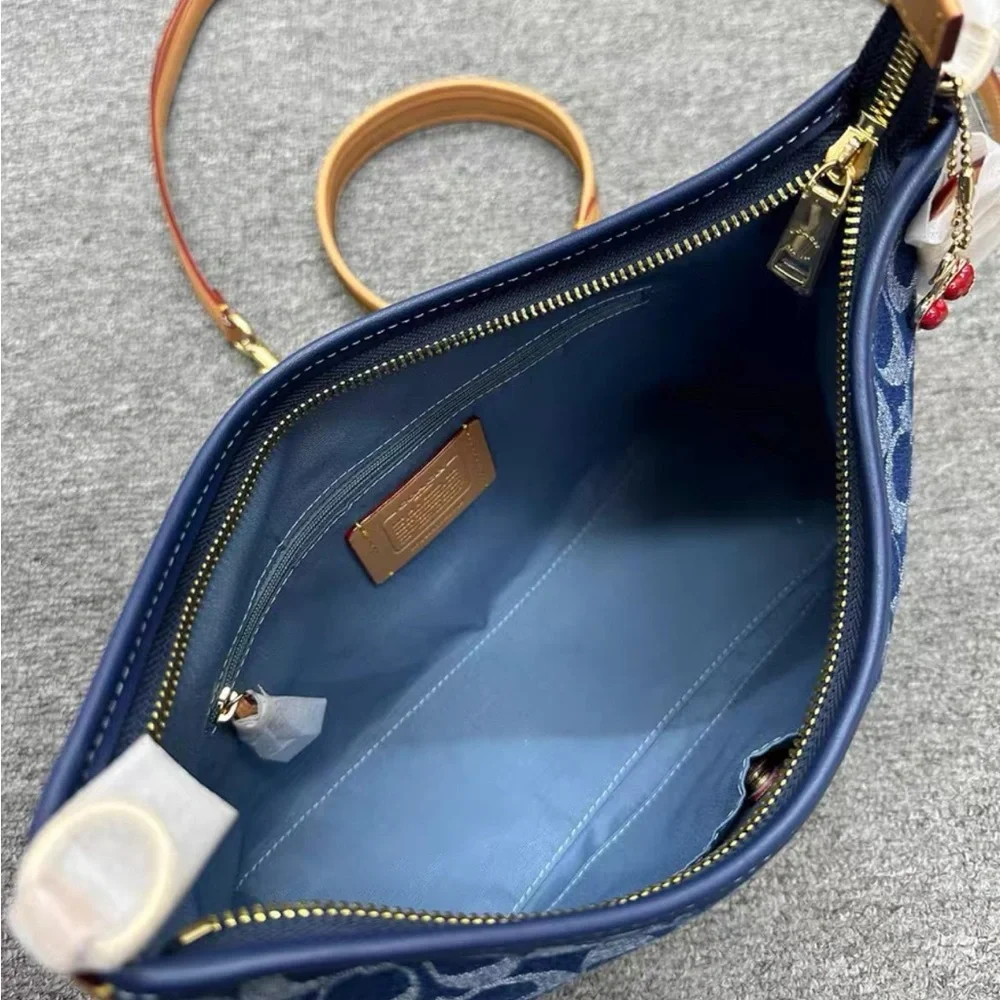 Coach Blue shoulder bag - Picture 5 of 6